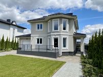 Сучасний сімейний будинок у передмісті Тернополя