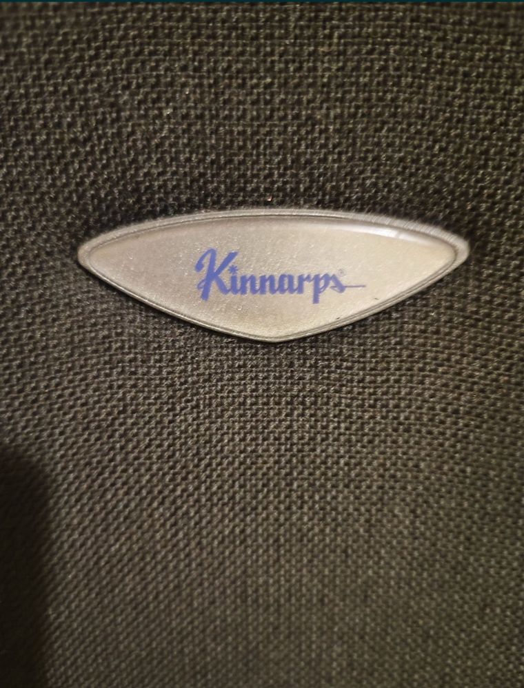 Forel ergonomiczny Kinnarps 600 Plus z zagłówkiem, czarny