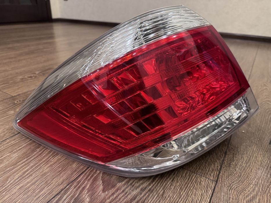 Фари задні Toyota Highlander 2012 оригінал