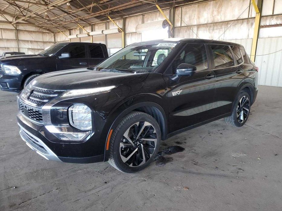 2023 Mitsubishi Outlander SE