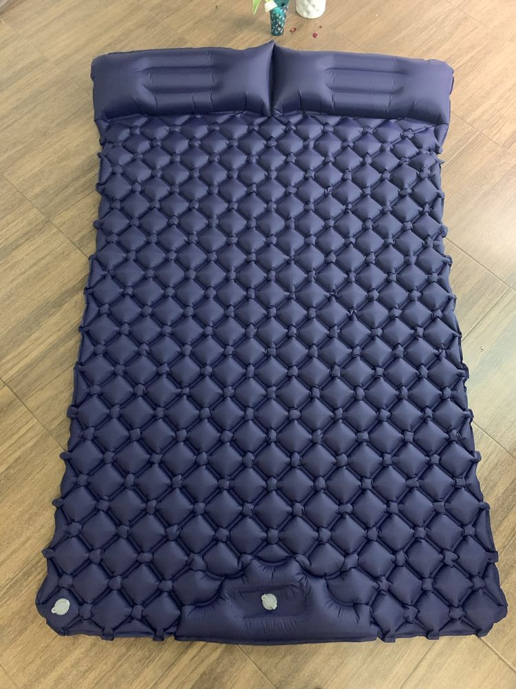 Надувной матрас каримат матрц надувной встроеным насосом вес 1400 грам