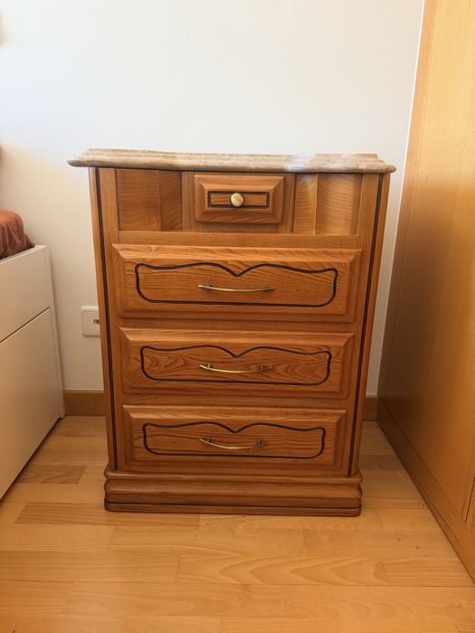 Conjunto para Quarto Comoda + 2 mesa se cabeceira em Madeira