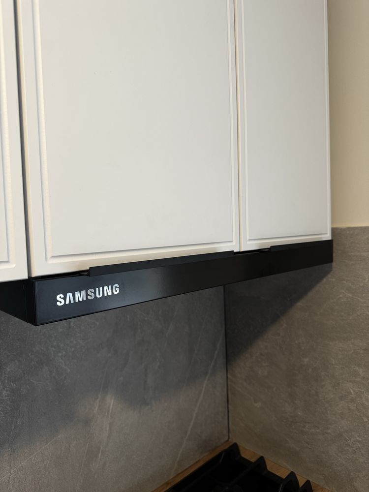 Витяжка телескопічна Samsung NK24M1030IB