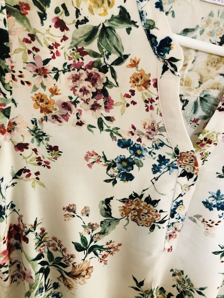 Piękna koszula bluzka koszulowa w kwiaty- Reserved 34/XS