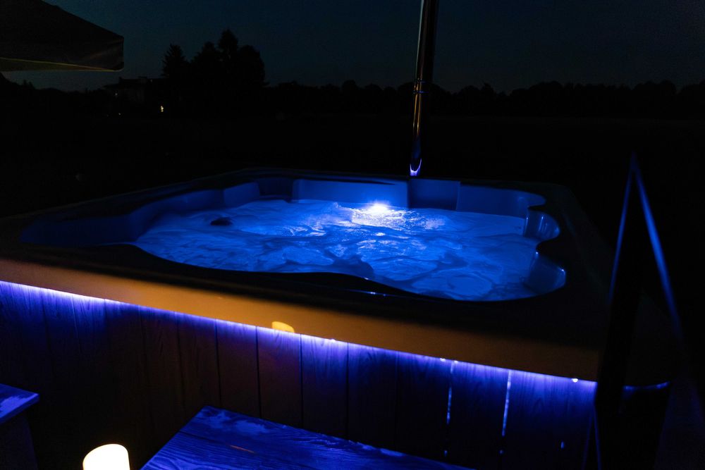 Wynajem luksusowego mobilnego jacuzzi, wanny SPA, bali, ceny od