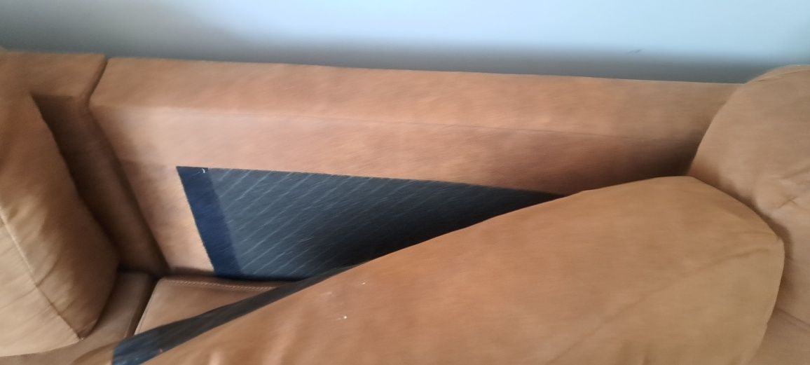Sofa rozkladana i 2 pufy