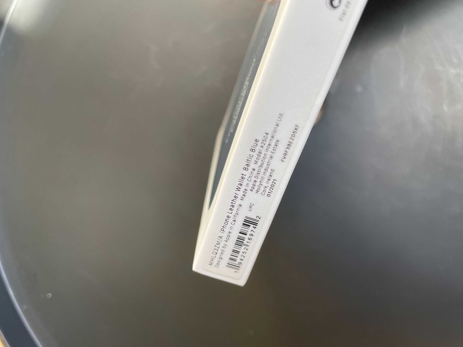 APPLE iPHONE LEATHER WALLET - MAGSAFE