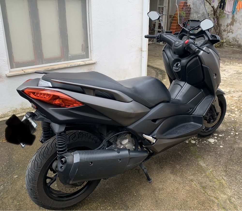 Yamaha X-Max 300