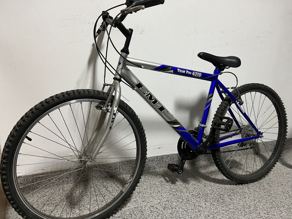 Bicicleta Azul Como Nova