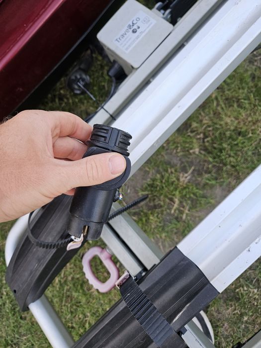 Bagaznik na dwa rowery elektryczne