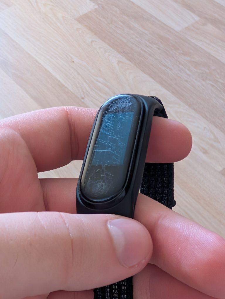 Продам Mi band 4 NFC