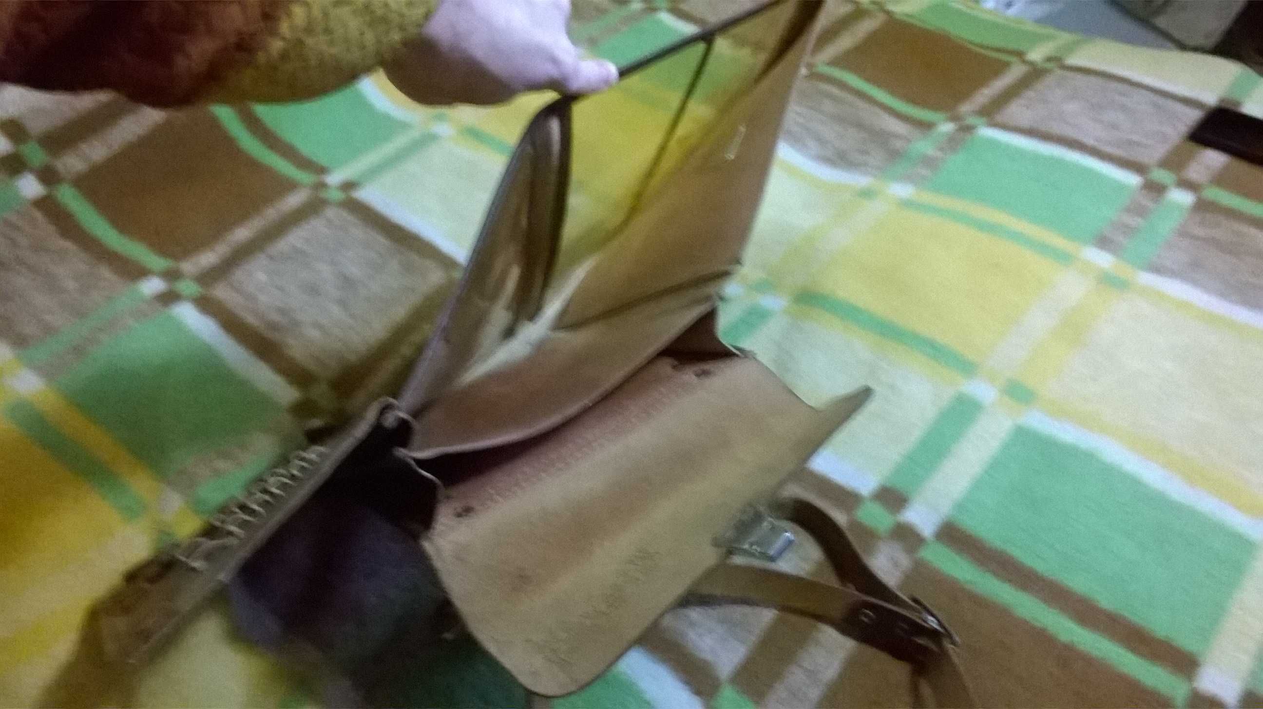 Wojskowa tabytkowa naramienna torba skórzana
