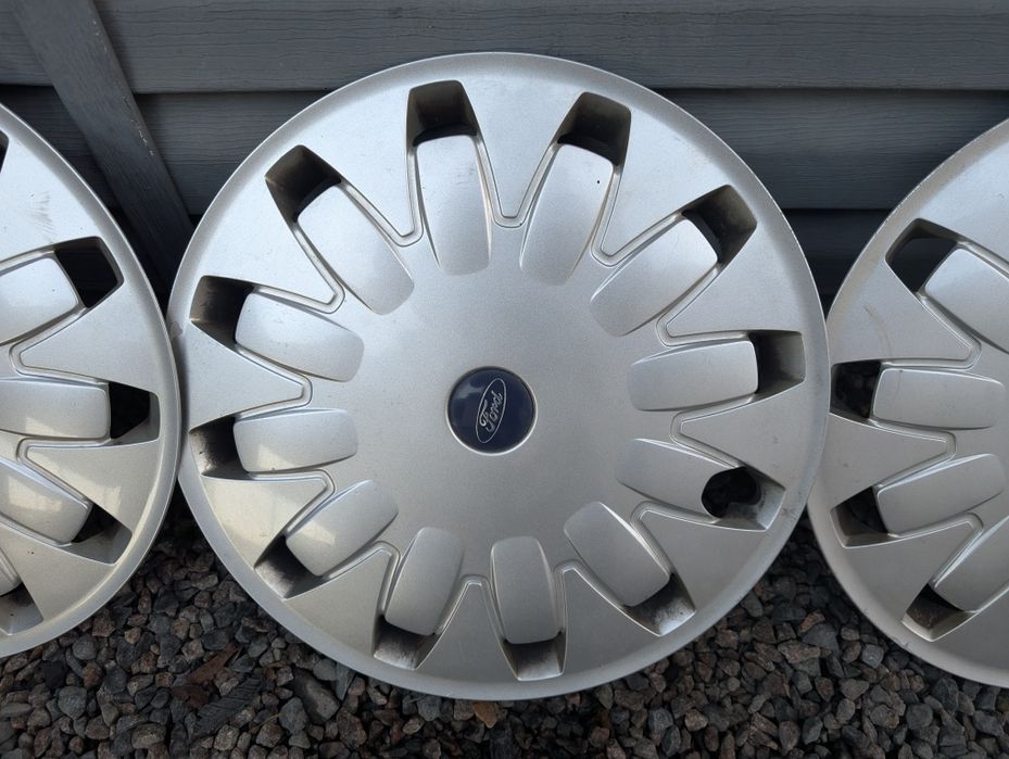 Оригінальні ковпаки Ford R16 в гарному стані