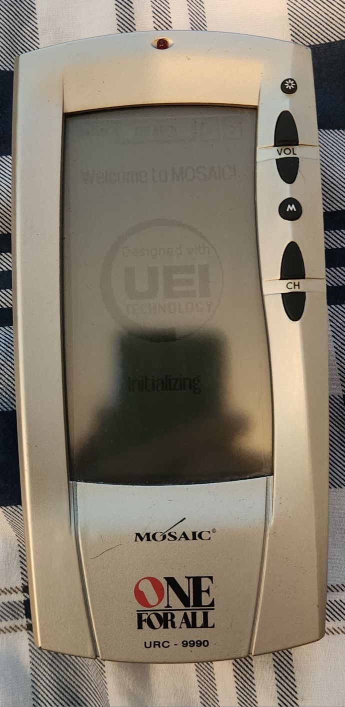 uniwersalny pilot dotykowy +rysik
Mosaic URC-9990