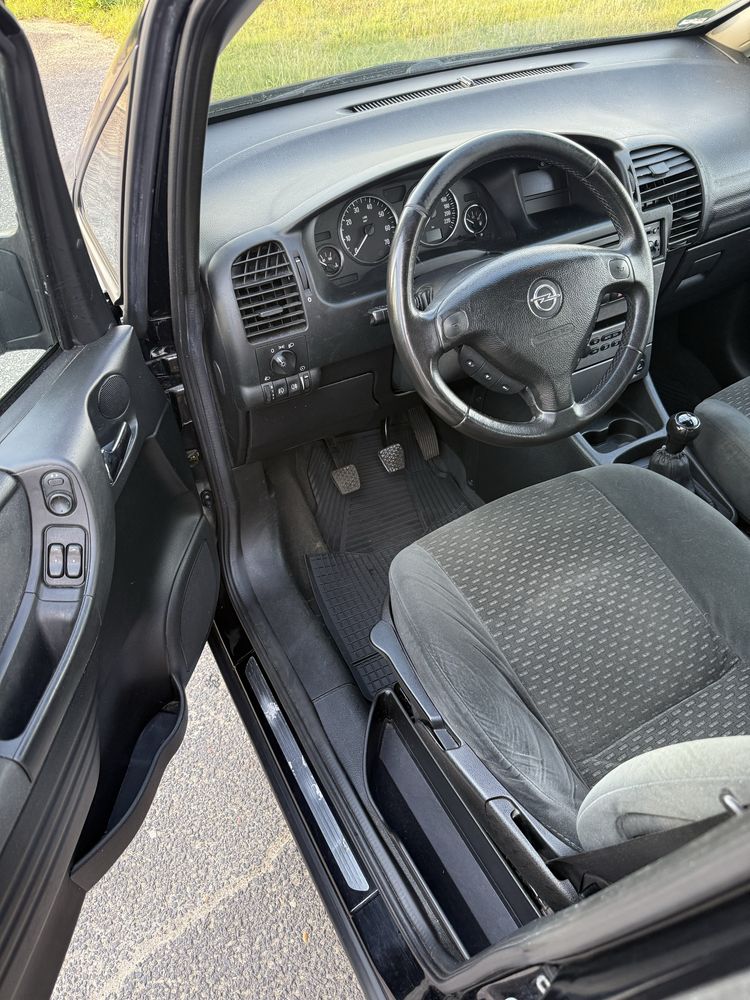 Zafira 1,8 benz z Niemiec 7 miejsc 0 rdzy 100% serwis hak