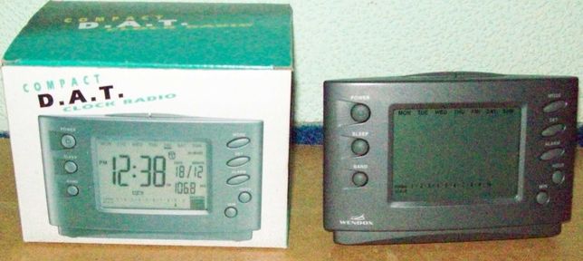 Электронные цифровые часы с радио Wendox
