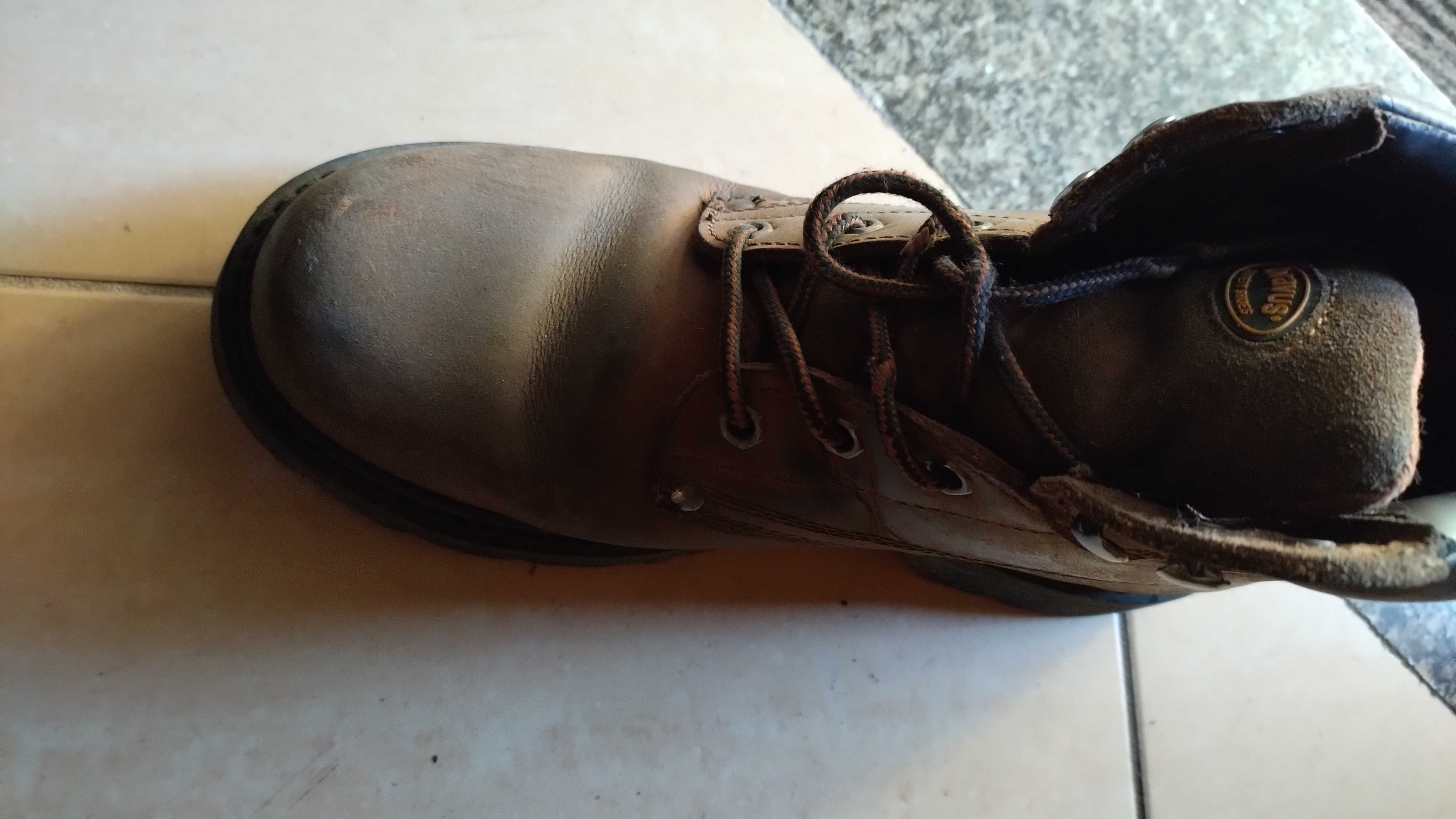 Botas de Outdoor proteção N°41 impecáveis, como novas