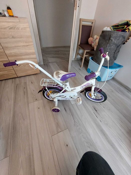 Rower dzieciecy 12cali  roczny  450 zl stan bardzo dobry