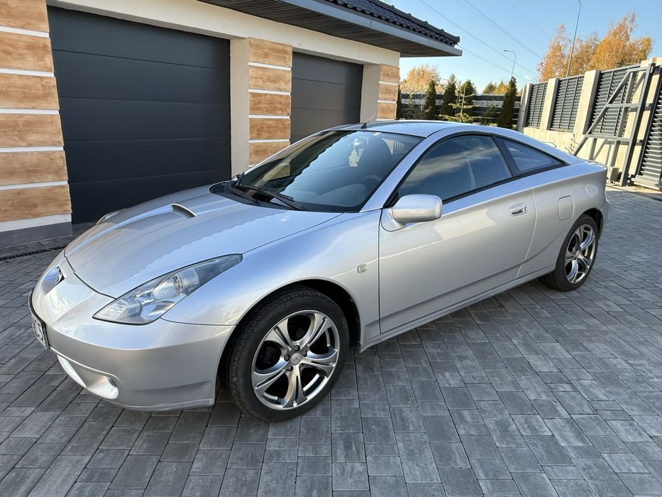 Sprzedam Toyote z malym przebiegiem autko godne uwagi