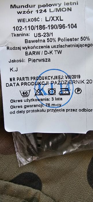 Dwa mundury Polskiej armii