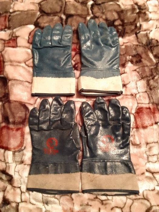 Перчатки новые водонепроницаемые 2пары за 100грн.