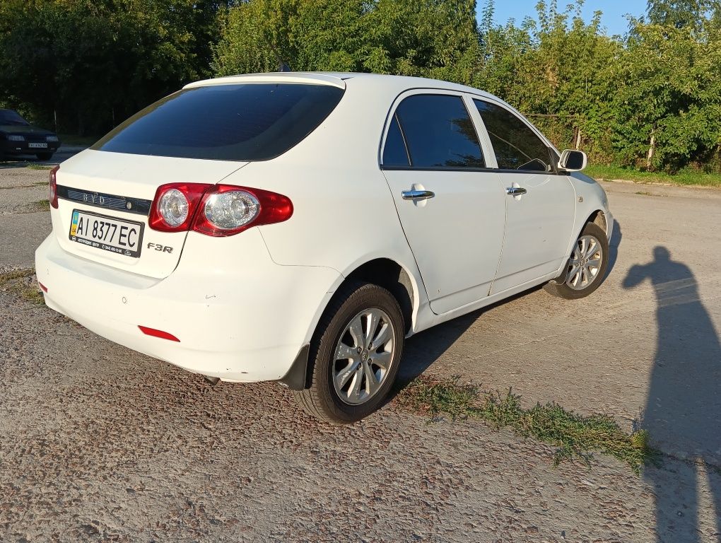 Продам автомобіль byd f3r