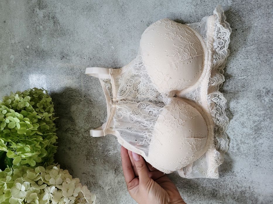 Biustonosz beżowy Esotiq 70B