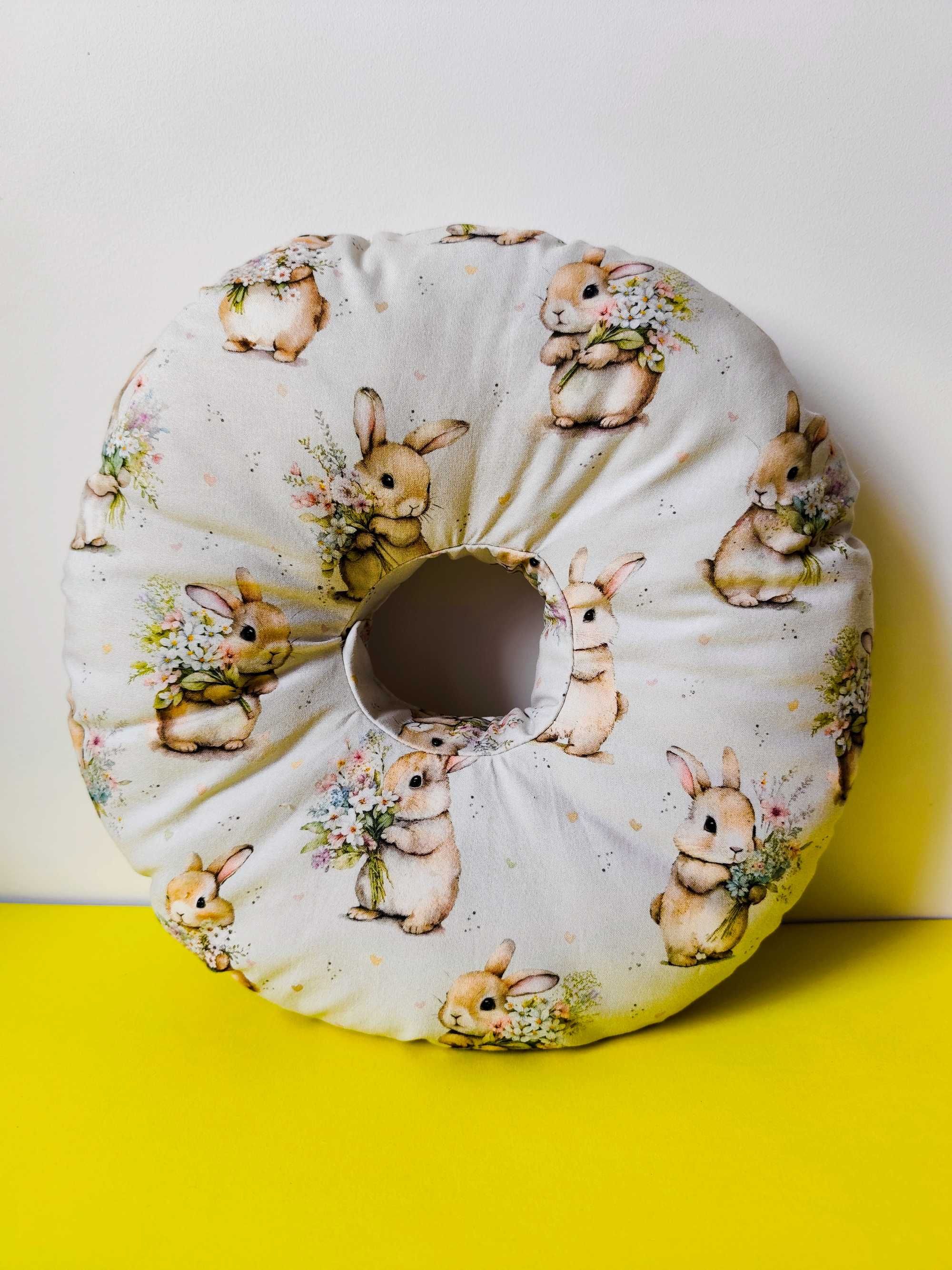 Poduszka piercingowa do piercingu donut do spania Króliczki