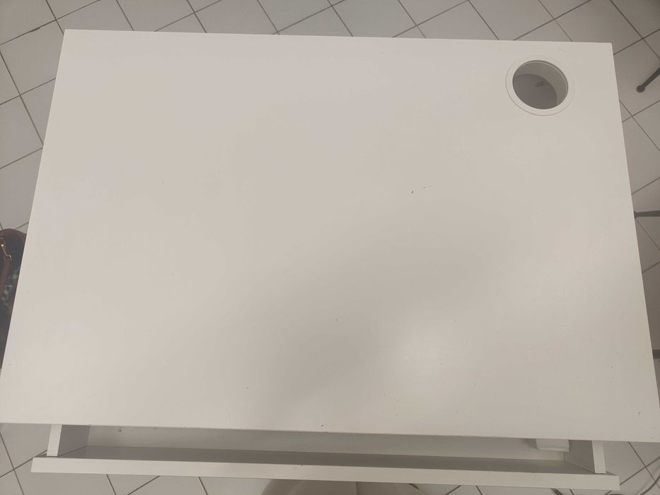 Secretária IKEA com gaveta