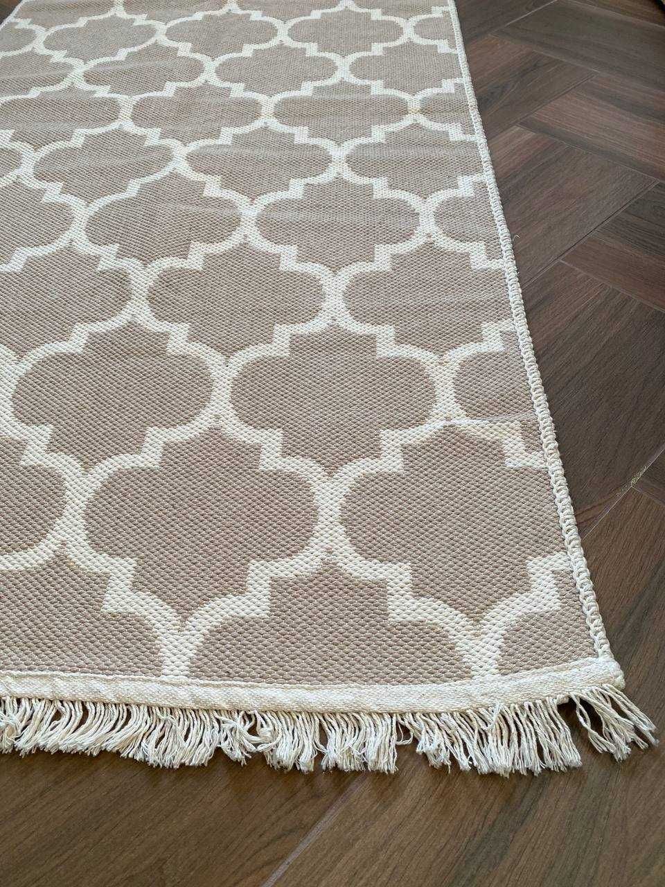 Коричнево-білий турецький килим, коврик, ковер