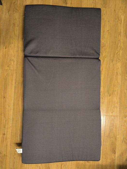 Piankowy materac do łóżeczka turystycznego lub ćwiczeń