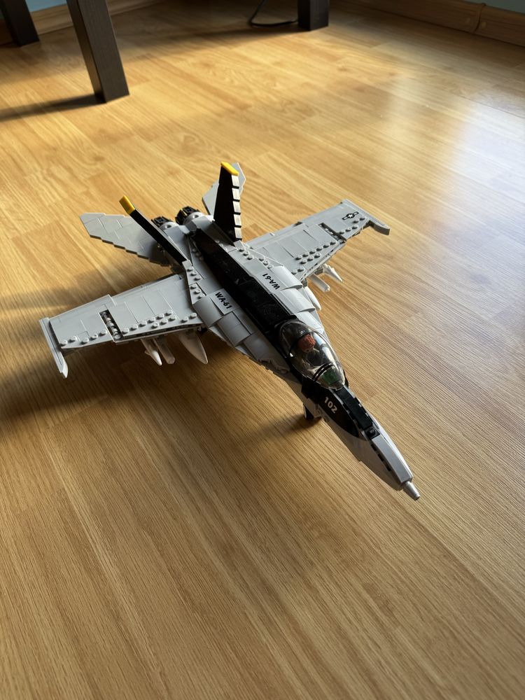 Самолет sluban лего lego f18 ф18