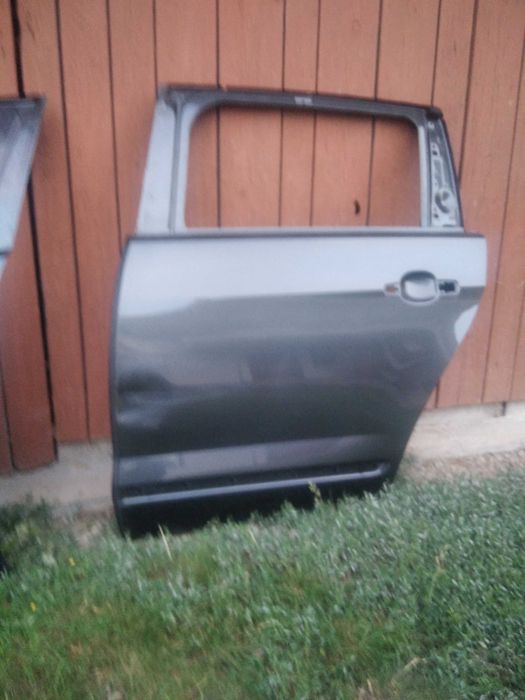 Двері ліві Пежо 5008