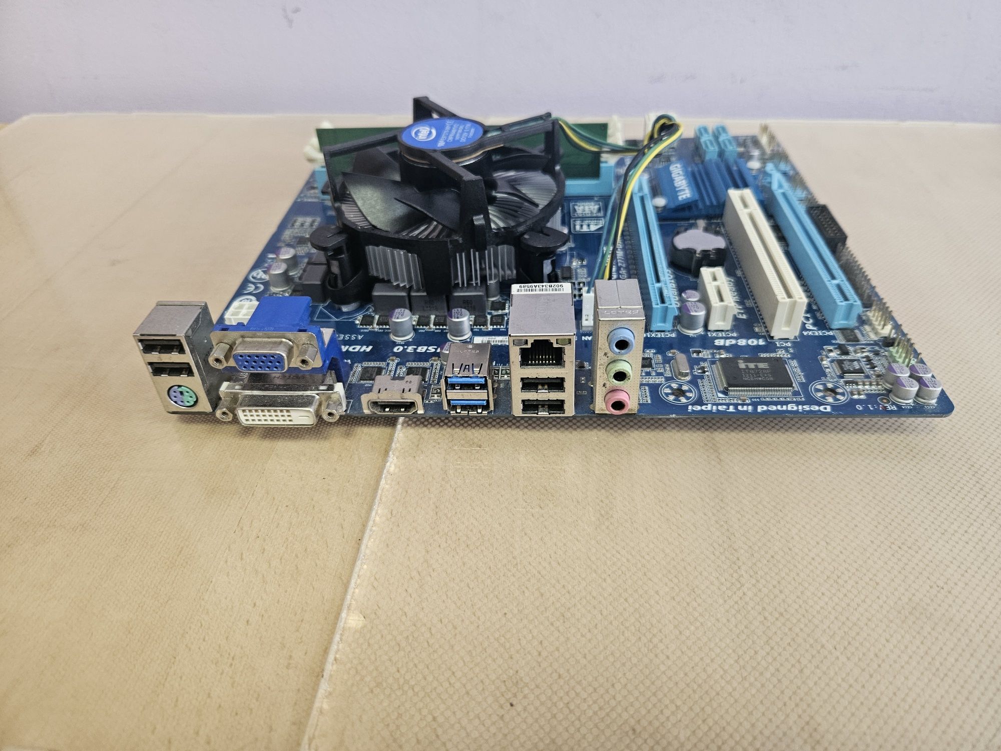 Материнська плата Gigabyte GA-Z77M-D3H \ I5-3470 \ DDR3 4GB