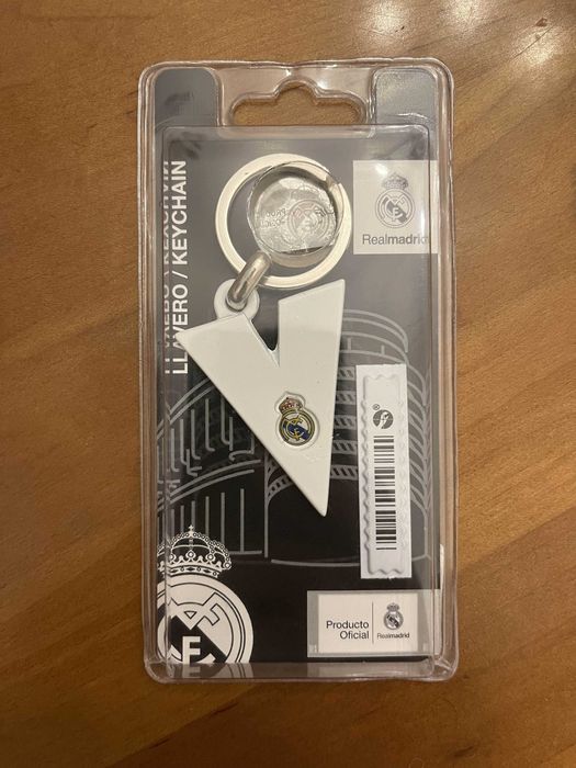 Porta chaves Real Madrid, letra V