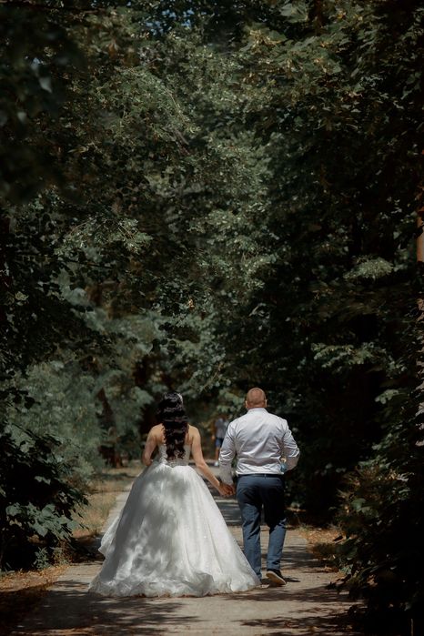 Продам весільну сукню