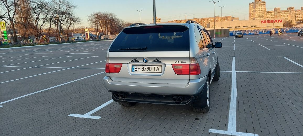 продам BMW X5 e53