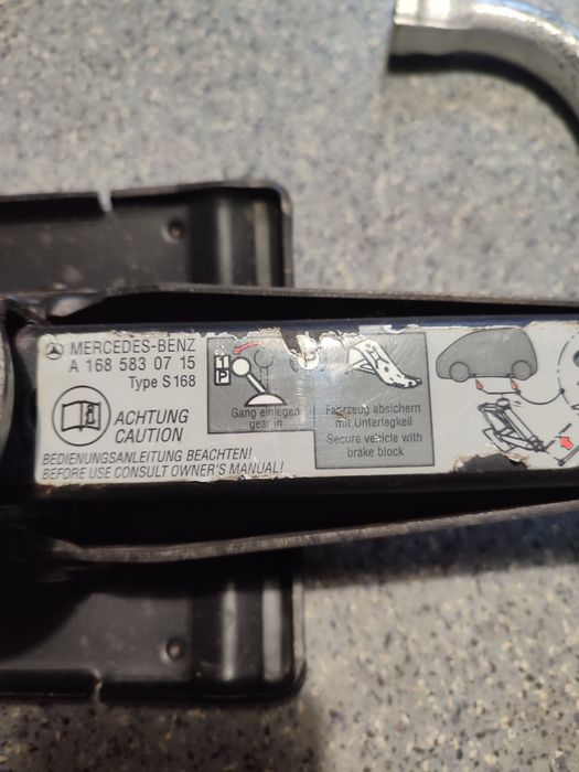 Домкрат Мерседес А клас Mercedes A class