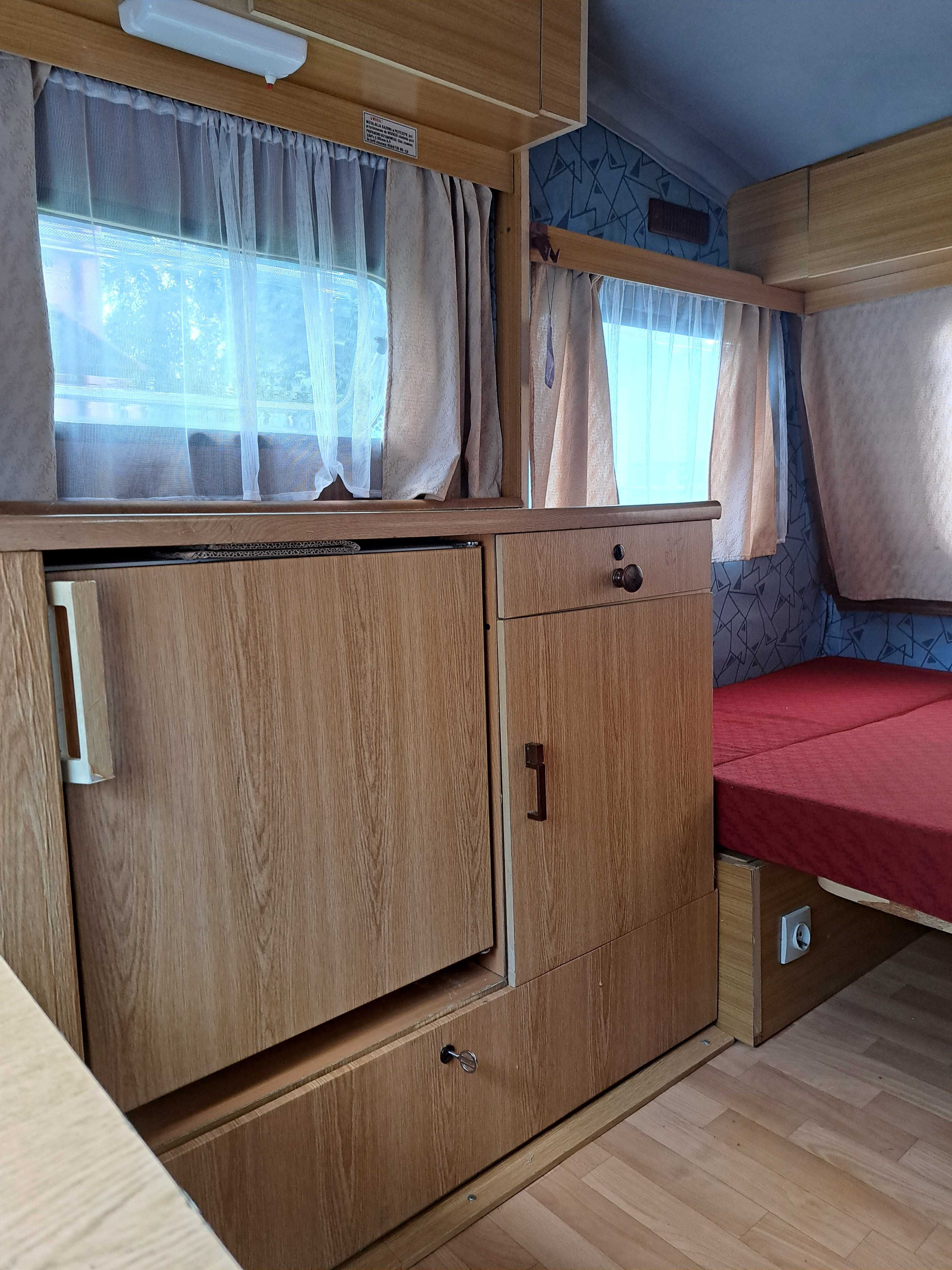 Sprzedam przyczepę NIEWIADÓW N126N + przedsionek + pokrowiec + hamak