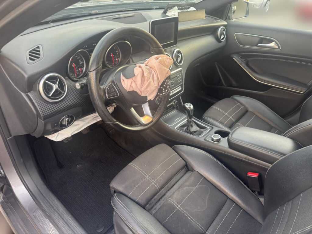 Mercedes-Benz A180d de 2017 Salvado