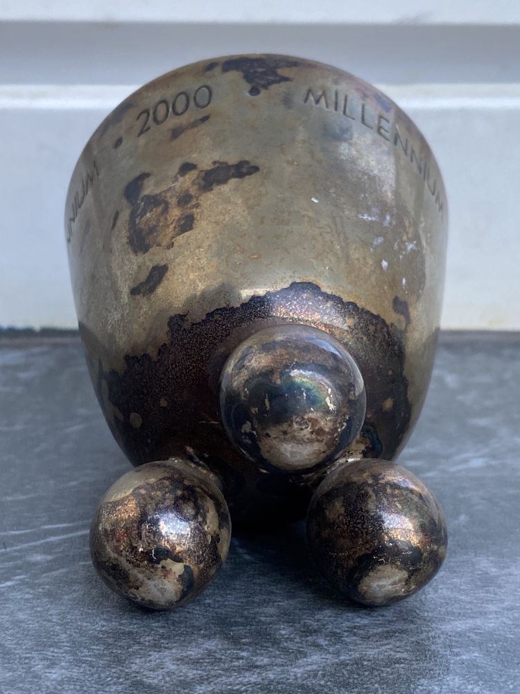 Stary kubek waza Millennium 2000 plater