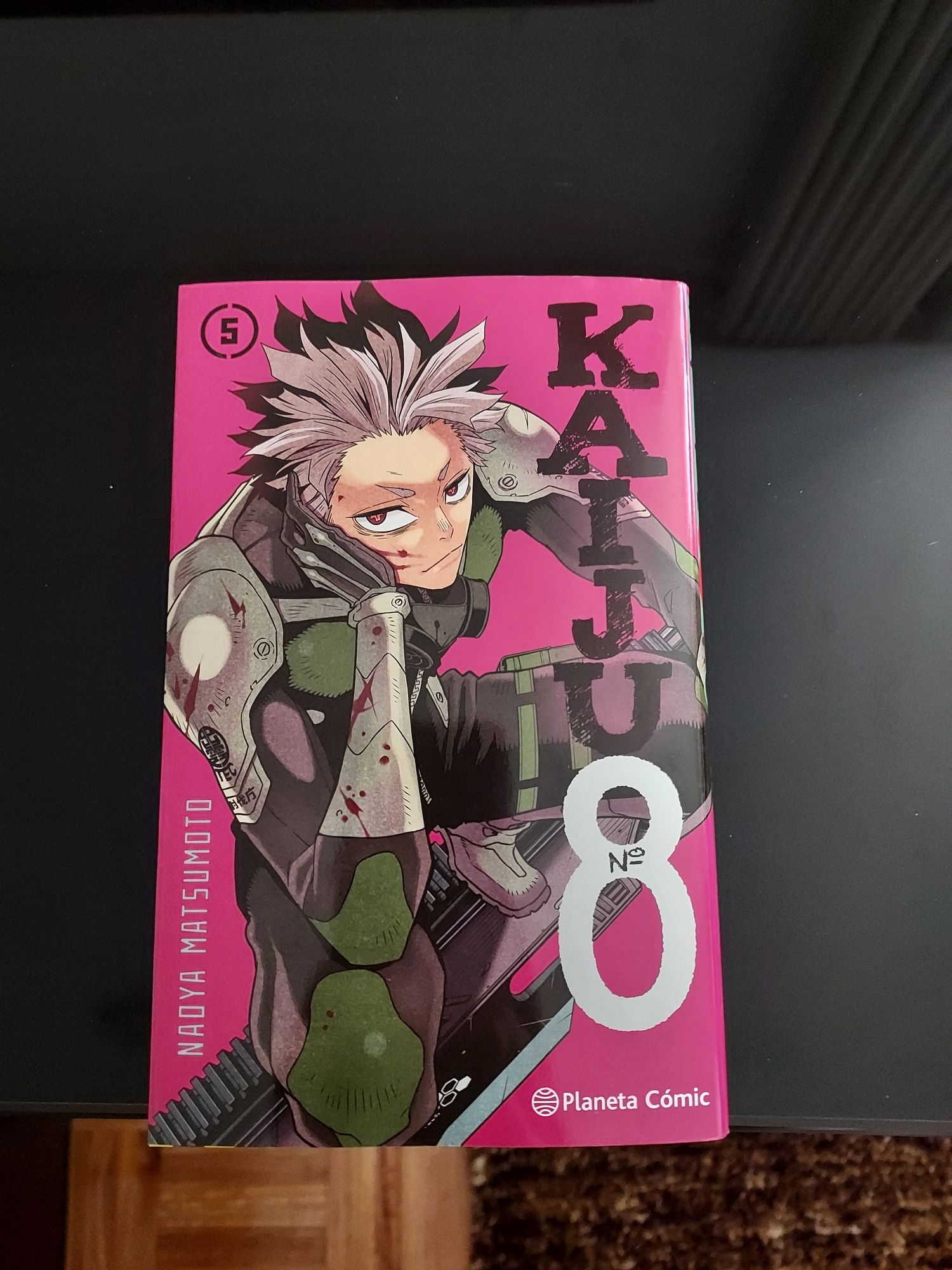 Kaiju n° 8 Volume 5 Edição em Espanhol