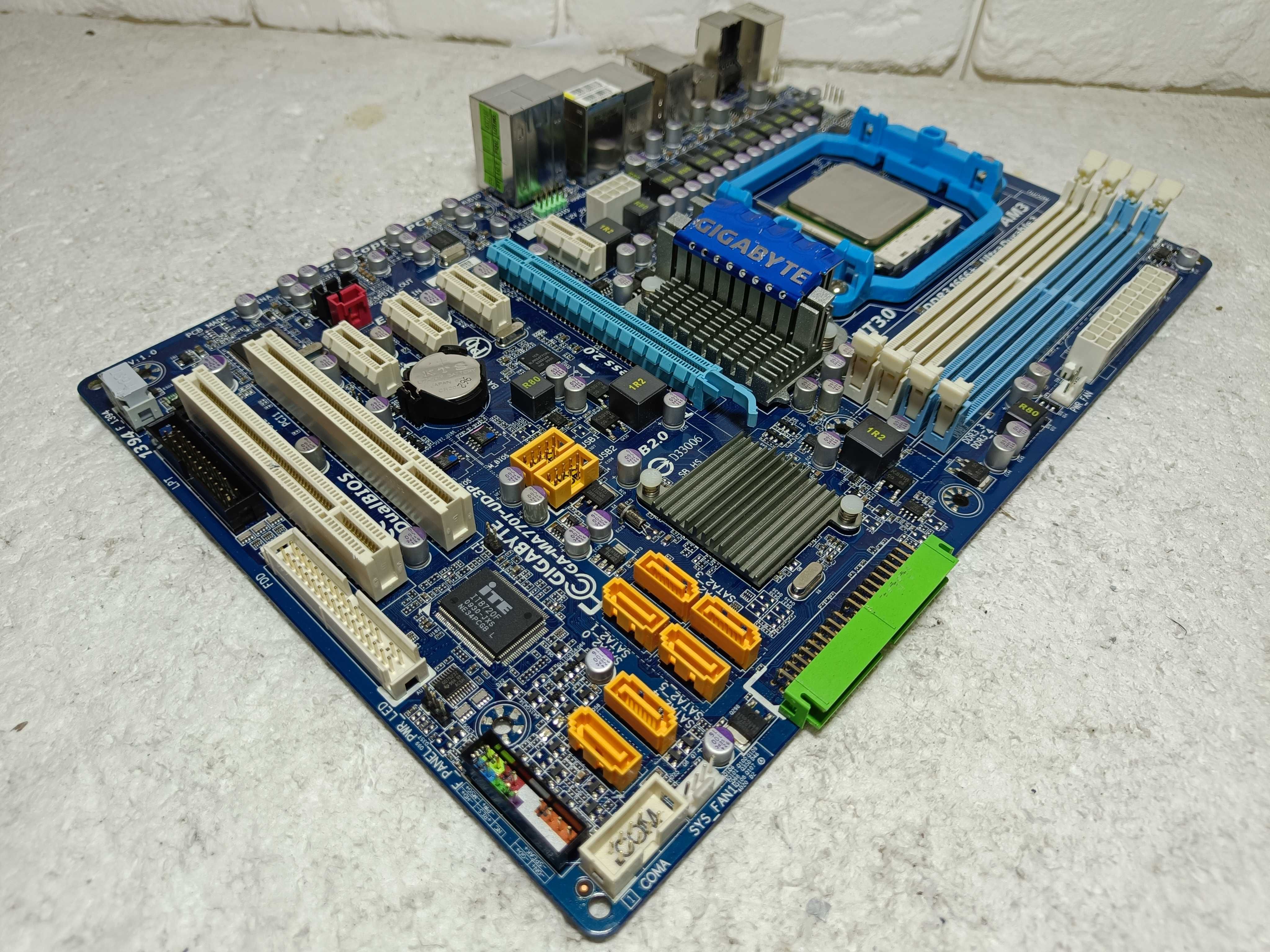 КОМПЛЕКТ AMD Gigabyte GA-MA770T-UD3P + AMD Phenom II 945 4 ЯДРА sAM3