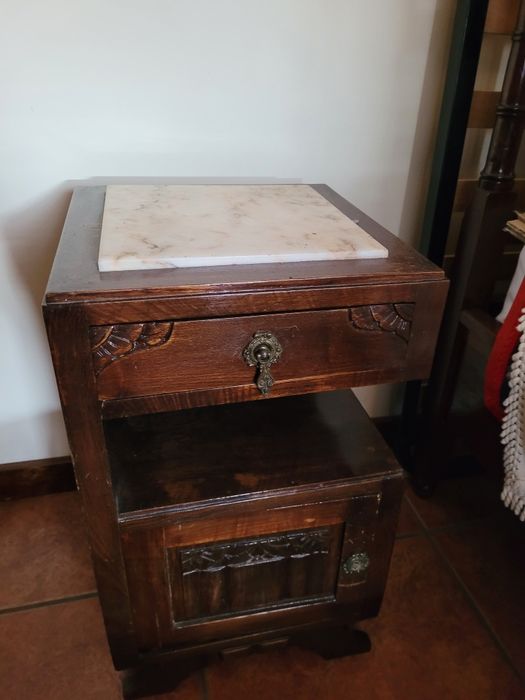 Mobilia de quarto antiga