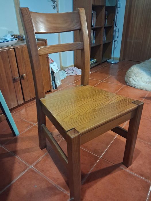 Cadeiras em madeira Cerne