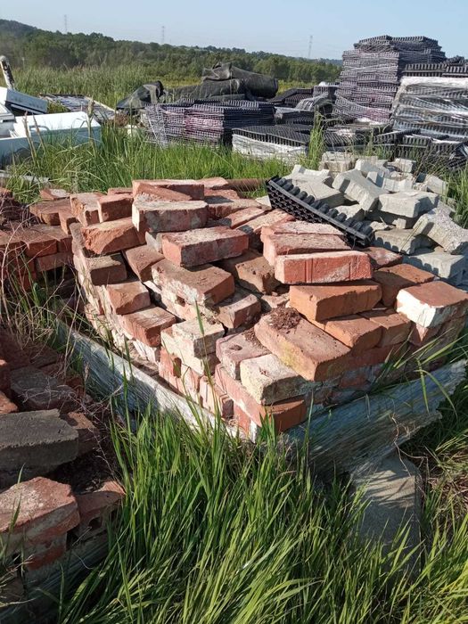 Cegły cegła rozbiórkowa