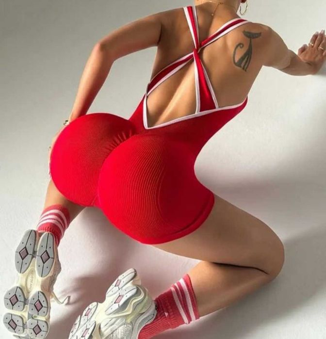 Жіночий комбінезон розмір М