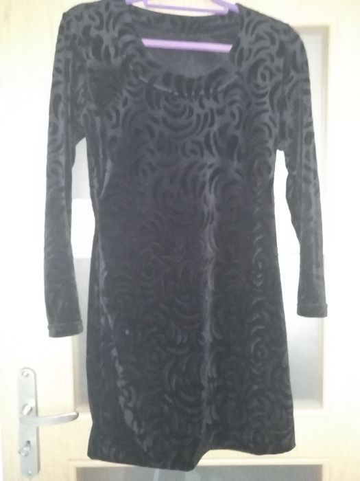 Czarna welurowa sukienka mini rozmiar 36/38 na sylwestra,  święta