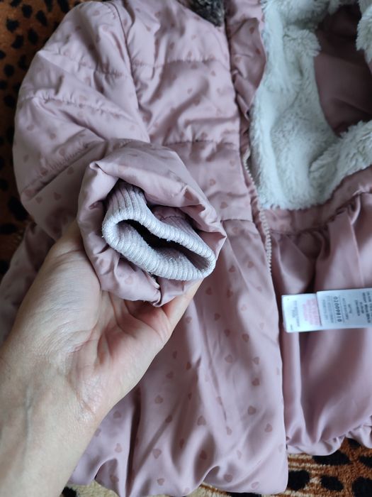 Зимова куртка на дівчинку