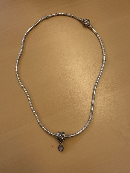 Colar pandora com pendente